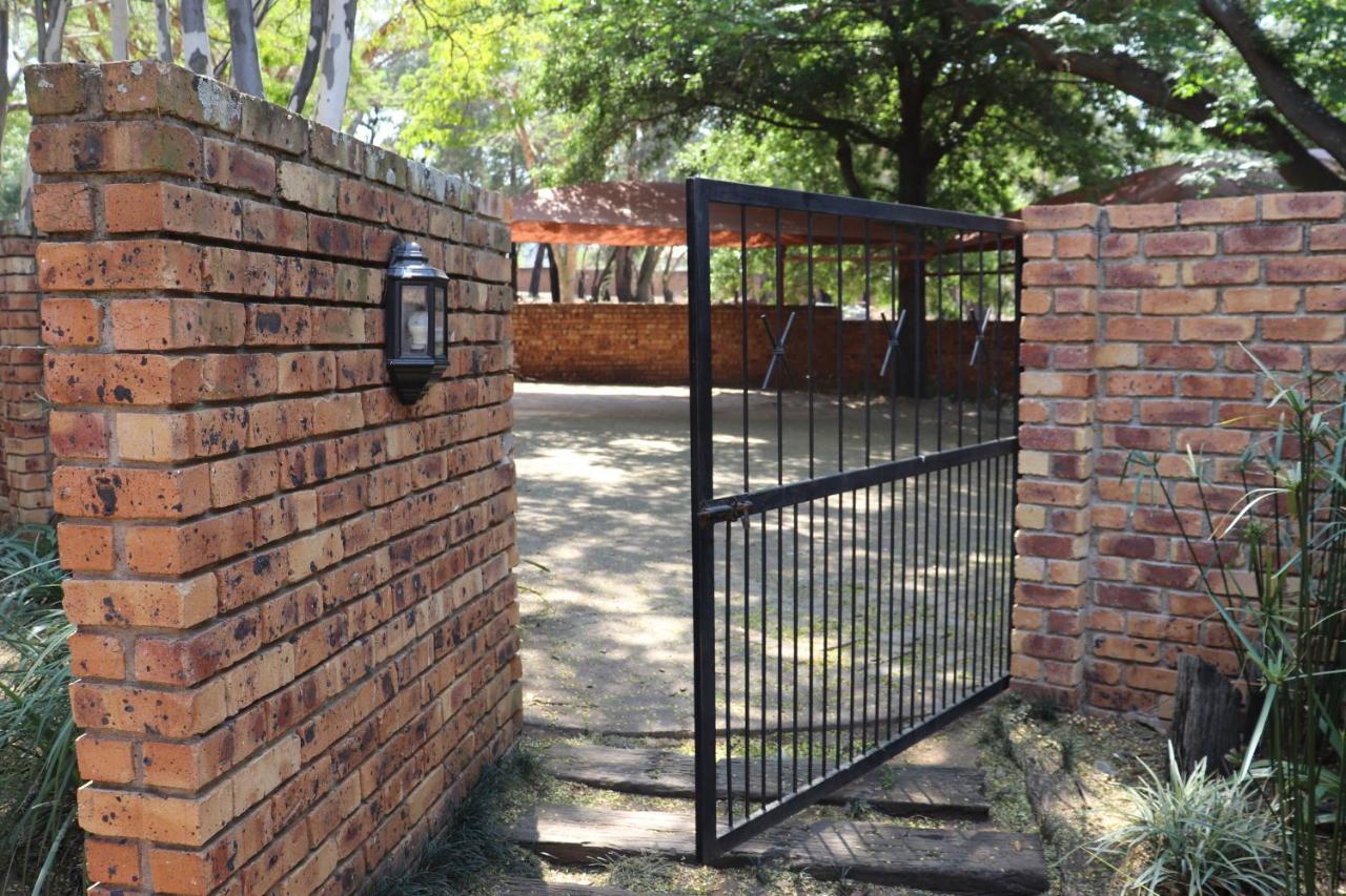 Khaya Africa Guesthouse Midrand Extérieur photo